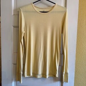 GAP Butter Yellow Long-Sleeve Crewneck Tee | size Medium
